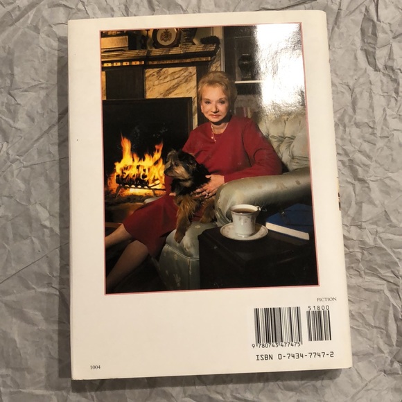 ⭐️3 for $15⭐️ Hardcover | Family Blessings by Fern Michaels - Picture 2 of 5